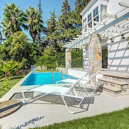 别墅 Sleeps 6 Pool Air Con Wifi *