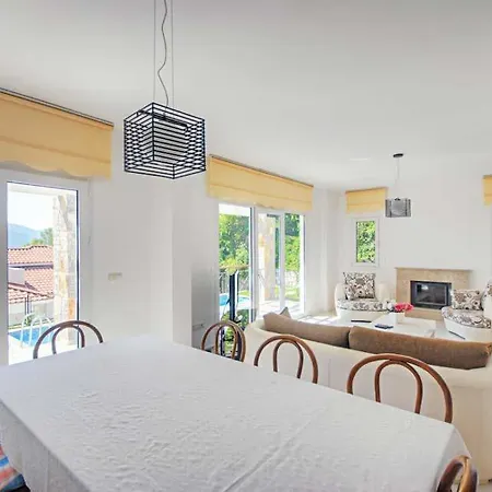 别墅 Sleeps 6 Pool Air Con Wifi